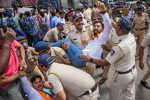 BJYM protest against NCP leader in Mumbai